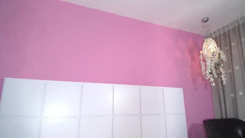 Snapshot of aliciabloom_1 chatting on 09-24-25, 12:52 Alicia online show from 09-24-25, 12:52