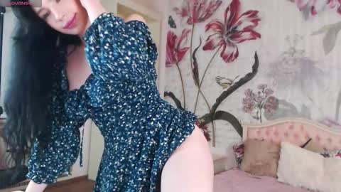 Veronica online show from 10-27-25, 01:59