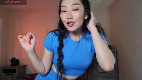 Alicia Hebi online show from 04-19-26, 11:51