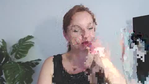 Snapshot of alicialux chatting on 04-08-26, 01:11 Alicia online show from 04-08-26, 01:11