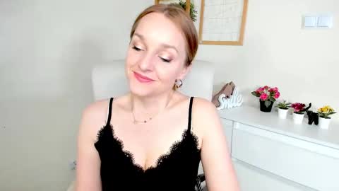 Snapshot of alicialux chatting on 04-16-26, 06:47 Alicia online show from 04-16-26, 06:47