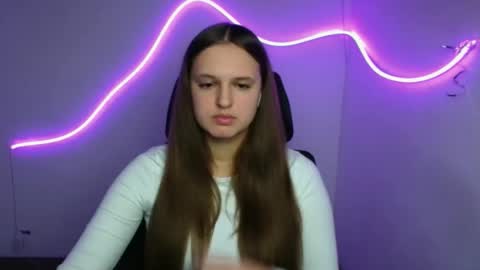 Snapshot of alicie_dream_ chatting on 10-02-25, 01:40 Alicie online show from 10-02-25, 01:40