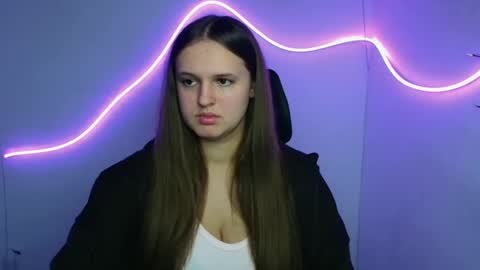 Snapshot of alicie_dream_ chatting on 10-03-25, 11:07 Alicie online show from 10-03-25, 11:07