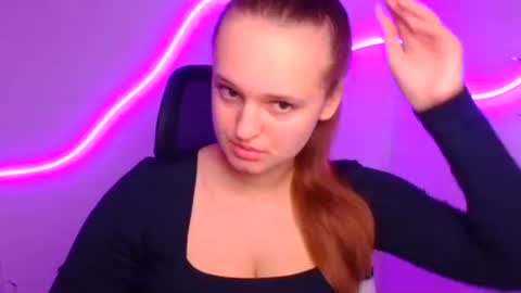 Snapshot of alicie_dream_ chatting on 10-06-25, 11:29 Alicie online show from 10-06-25, 11:29