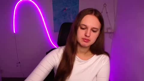 Snapshot of alicie_dream_ chatting on 10-15-25, 05:40 Alicie online show from 10-15-25, 05:40