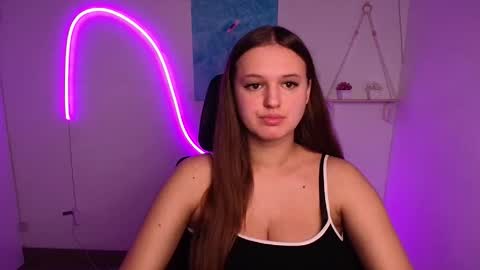 Snapshot of alicie_dream_ chatting on 10-19-25, 11:22 Alicie online show from 10-19-25, 11:22