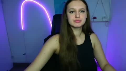 Snapshot of alicie_dream_ chatting on 10-25-25, 06:10 Alicie online show from 10-25-25, 06:10