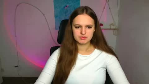 Snapshot of alicie_dream_ chatting on 10-28-25, 06:50 Alicie online show from 10-28-25, 06:50