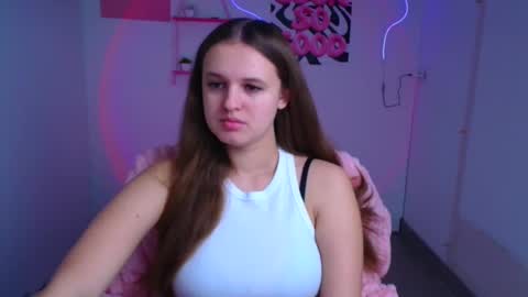 Snapshot of alicie_dream_ chatting on 11-04-25, 06:23 Alicie online show from 11-04-25, 06:23