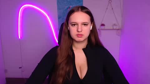 Snapshot of alicie_dream_ chatting on 11-09-25, 06:44 Alicie online show from 11-09-25, 06:44