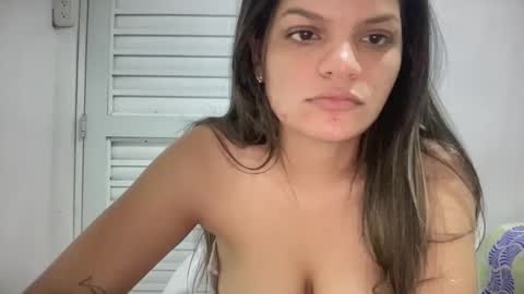 Snapshot of alicie_shy1 chatting on 09-11-25, 01:06 alicie online show from 09-11-25, 01:06