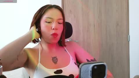 aliciia_23 online show from 04-25-26, 06:49