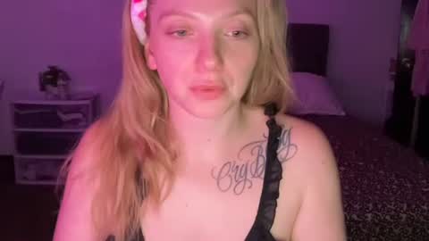 Snapshot of aliencowgirl444 chatting on 03-12-26, 07:58 spaceprincess online show from 03-12-26, 07:58