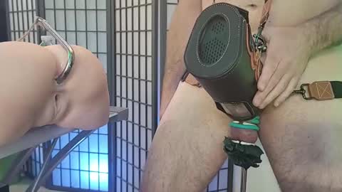 Snapshot of alienprobes914 chatting on 11-21-25, 03:00 Doll Destroyer online show from 11-21-25, 03:00