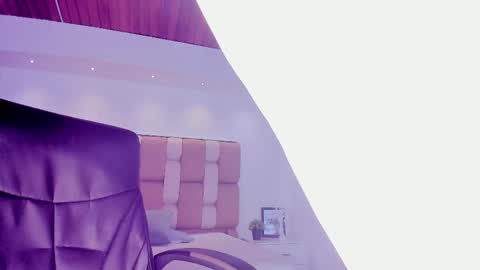 Snapshot of aliice_smithh chatting on 03-06-25, 05:54 Alice online show from 03-06-25, 05:54