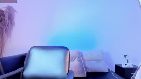 Snapshot of aliice_smithh chatting on 10-16-25, 08:21 Alice online show from 10-16-25, 08:21