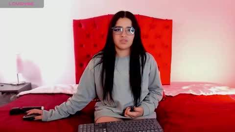 aliice_walker_ online show from 12-20-24, 03:42