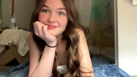 Snapshot of aliii1123 chatting on 01-28-25, 02:43 aliii1123 online show from 01-28-25, 02:43