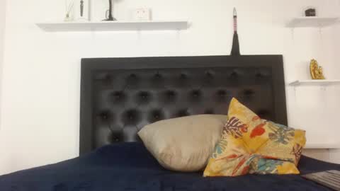 alika_jonhson_ online show from 10-12-25, 02:10