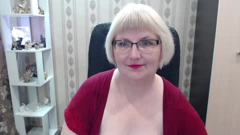 alina672211 online show from 05-13-26, 06:00