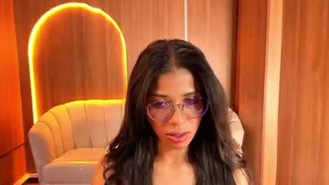 alina_b_ online show from 06-16-26, 07:49