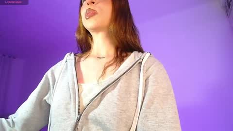 Snapshot of alina_lee01 chatting on 03-26-26, 02:28 NYX online show from 03-26-26, 02:28