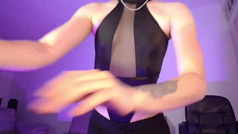 Snapshot of alina_lee01 chatting on 06-09-26, 12:33 NYX online show from 06-09-26, 12:33