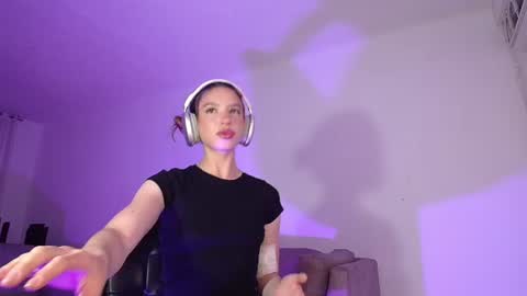Snapshot of alina_lee01 chatting on 06-13-26, 12:41 NYX online show from 06-13-26, 12:41
