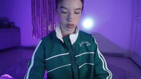 Snapshot of alina_lee_t chatting on 10-02-25, 03:02 Alina online show from 10-02-25, 03:02