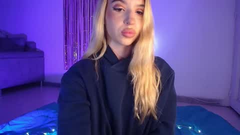 Snapshot of alina_lee_t chatting on 10-07-25, 02:42 Alina online show from 10-07-25, 02:42