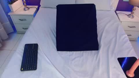 Snapshot of alina_milan chatting on 01-15-25, 03:18 1 online show from 01-15-25, 03:18