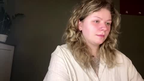 Alina online show from 04-15-26, 01:18