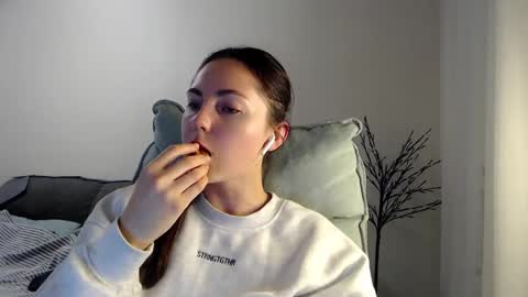alinajames1 online show from 09-27-25, 05:40
