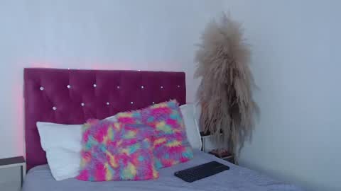 lili online show from 02-14-25, 01:34