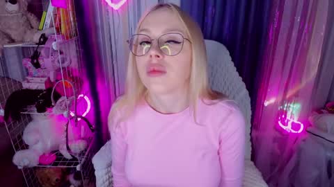 Snapshot of alinaocean chatting on 04-11-26, 04:44 alinaocean online show from 04-11-26, 04:44
