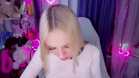 Snapshot of alinaocean chatting on 04-15-26, 03:52 alinaocean online show from 04-15-26, 03:52