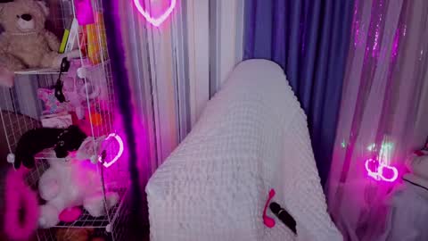 Snapshot of alinaocean chatting on 04-21-26, 04:23 alinaocean online show from 04-21-26, 04:23