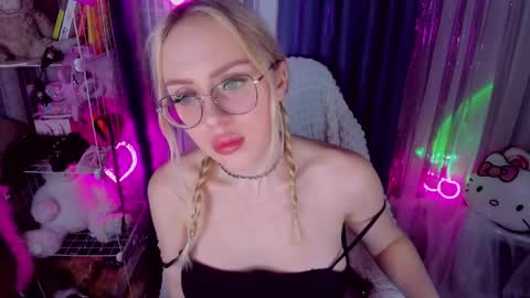 Snapshot of alinaocean chatting on 04-29-26, 06:25 alinaocean online show from 04-29-26, 06:25