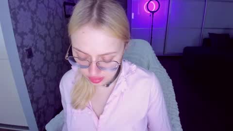 Snapshot of alinaocean chatting on 05-15-26, 06:53 alinaocean online show from 05-15-26, 06:53