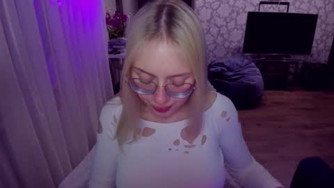 Snapshot of alinaocean chatting on 05-25-26, 08:26 alinaocean online show from 05-25-26, 08:26
