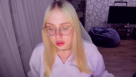 Snapshot of alinaocean chatting on 05-31-26, 08:21 alinaocean online show from 05-31-26, 08:21