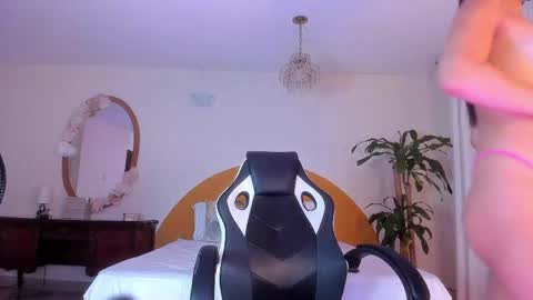 Snapshot of alinasimmons chatting on 06-03-26, 01:08 AlinaSimmons online show from 06-03-26, 01:08