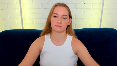 Snapshot of alinawise chatting on 09-10-25, 01:16 alinawise online show from 09-10-25, 01:16