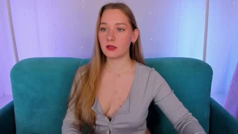 Snapshot of alinawise chatting on 10-27-25, 01:09 alinawise online show from 10-27-25, 01:09