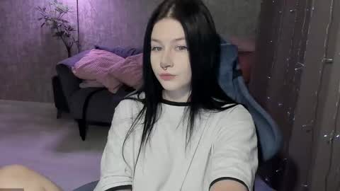 Aline Greeeen online show from 10-24-25, 03:58