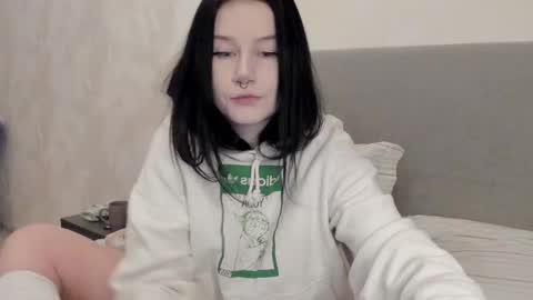 Aline Greeeen online show from 12-22-25, 03:14