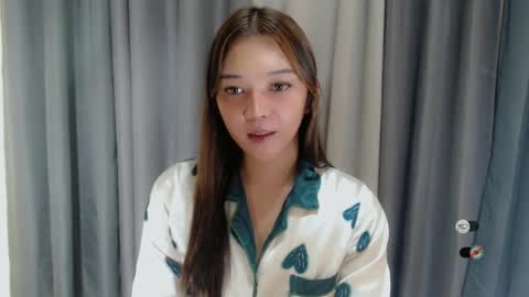 Snapshot of alisa_kiss_ chatting on 02-19-25, 04:33 Shanti xhey online show from 02-19-25, 04:33