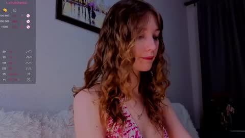 Snapshot of alisavine chatting on 05-18-26, 07:41 Alisa online show from 05-18-26, 07:41
