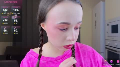 Snapshot of alise_kitty chatting on 01-04-25, 11:43 alise online show from 01-04-25, 11:43