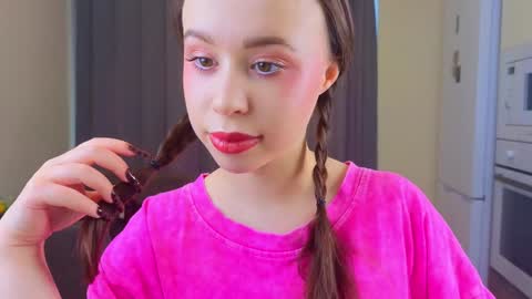 Snapshot of alise_kitty chatting on 02-06-25, 11:54 alise online show from 02-06-25, 11:54